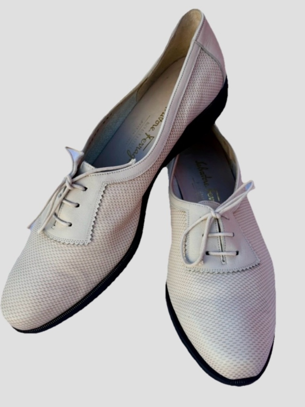 Salvatore Ferragamo cream / light tan oxford 7.5